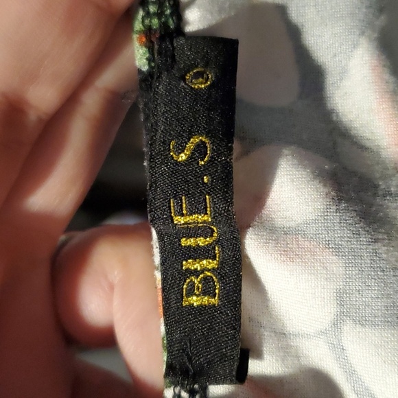 **2 piece tropical set pants and wrap top size large - Picture 11 of 11